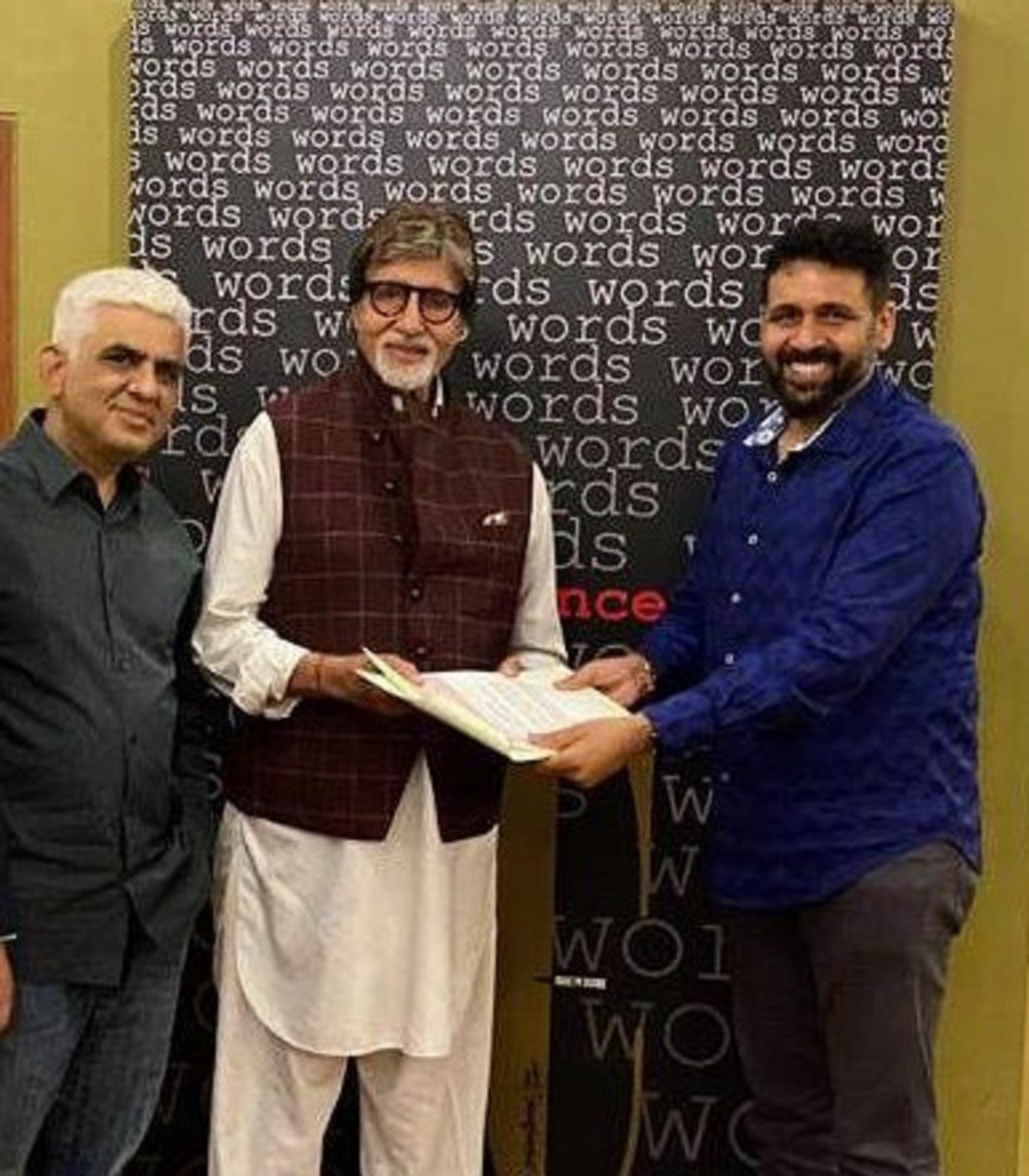 Amitabh-Bachchan-with-Keyur-Patel-and-Arun-Pandey